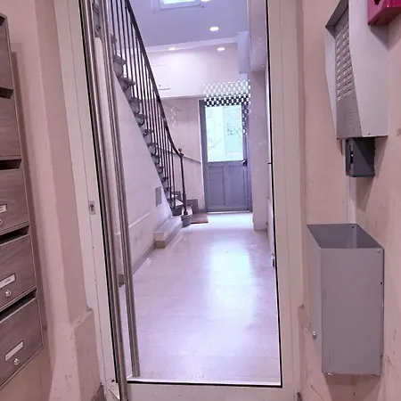 Chic Tour Eiffel Apartment Paris